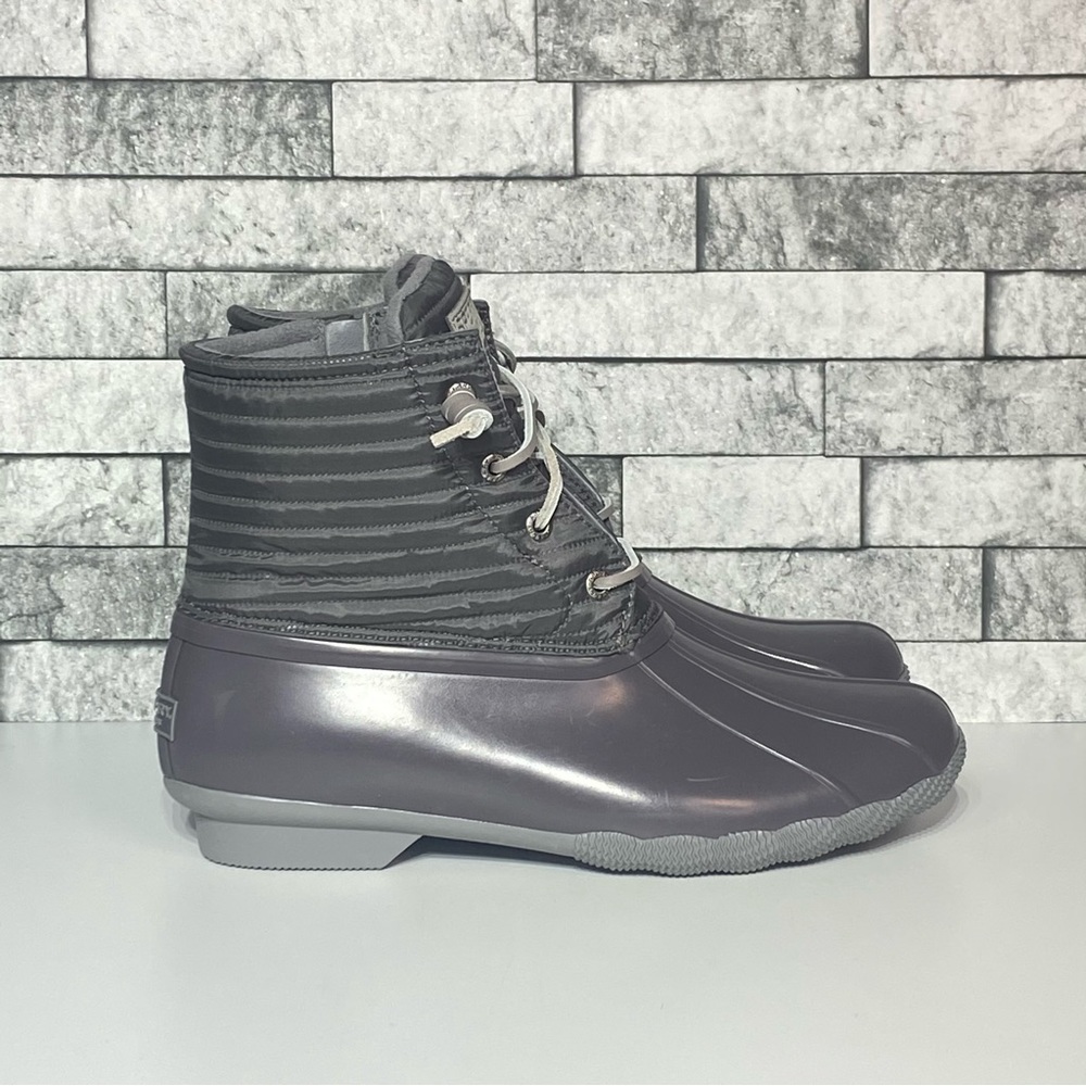 New Sperry Woman’s 9.5 SaltWater Lined Duck Boots Grey Puffer
